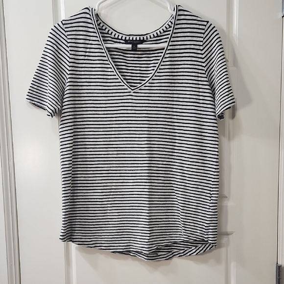 Banana Republic Tops - Banana Republic Striped V-Neck Tee in Black and White